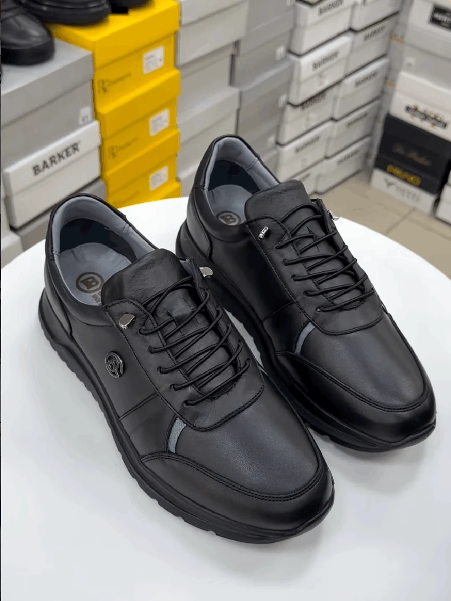 Черные мужские кроссовки из натуральной кожи