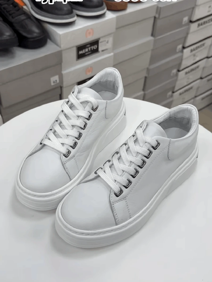 Женские кроссовки из натуральной кожи