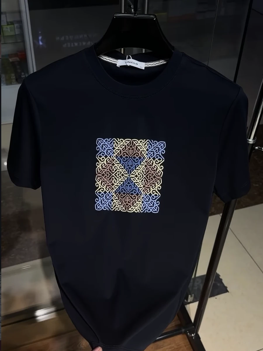 Мужская черная футболка с орнаментом – стильный этно-дизайн, премиум качество