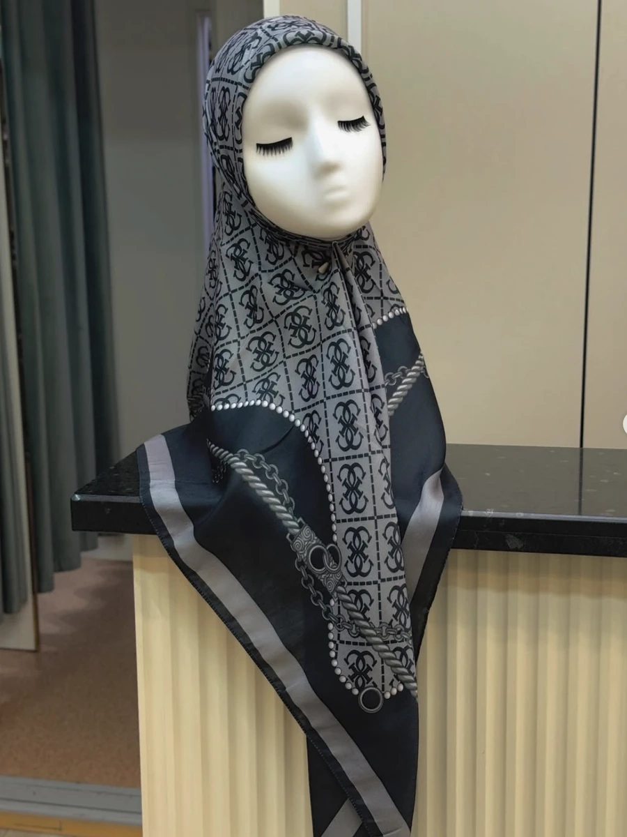 Красивые стильные платочки 110/110