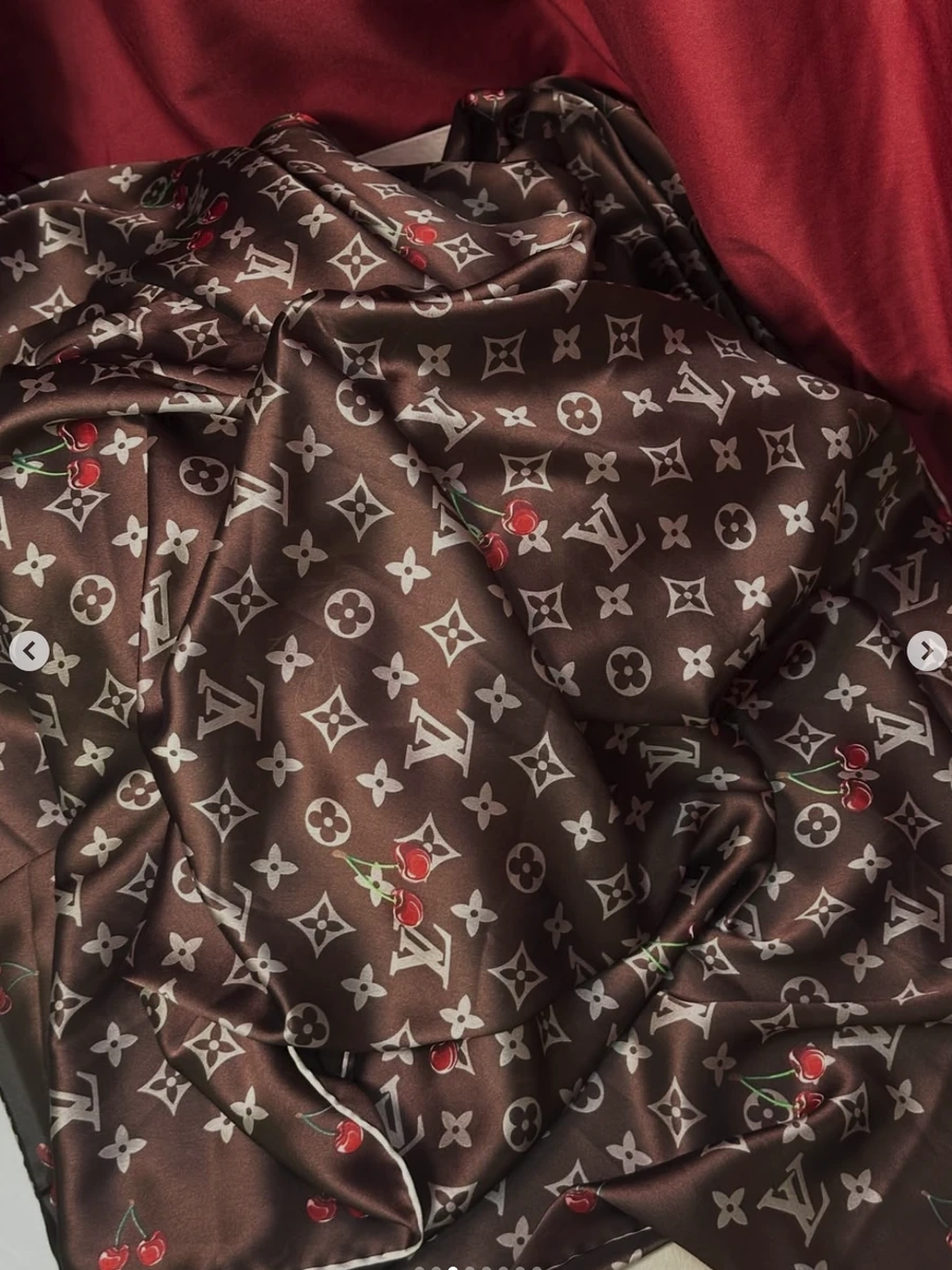 Коричневый Cherry платок из итальянского шелка 110/110