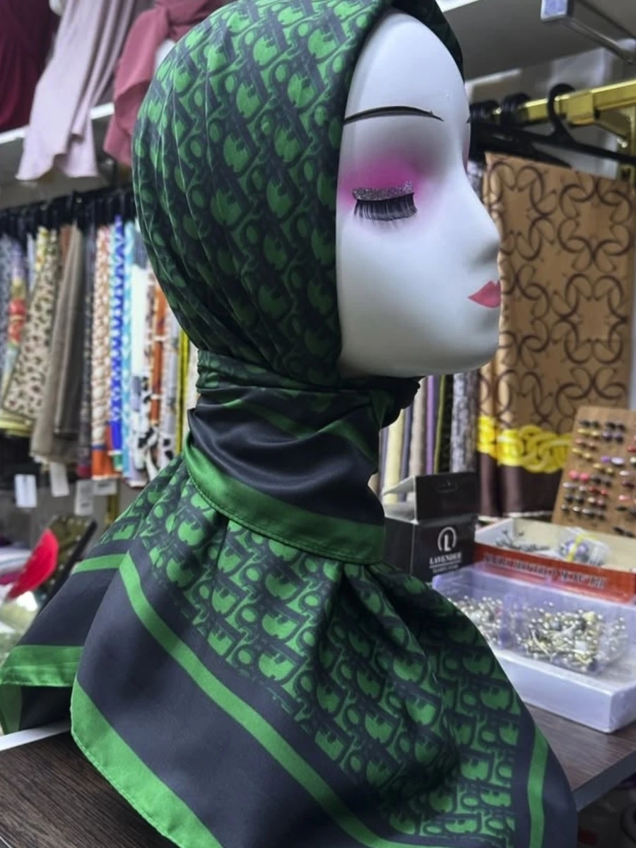 Атласные платки 90/90