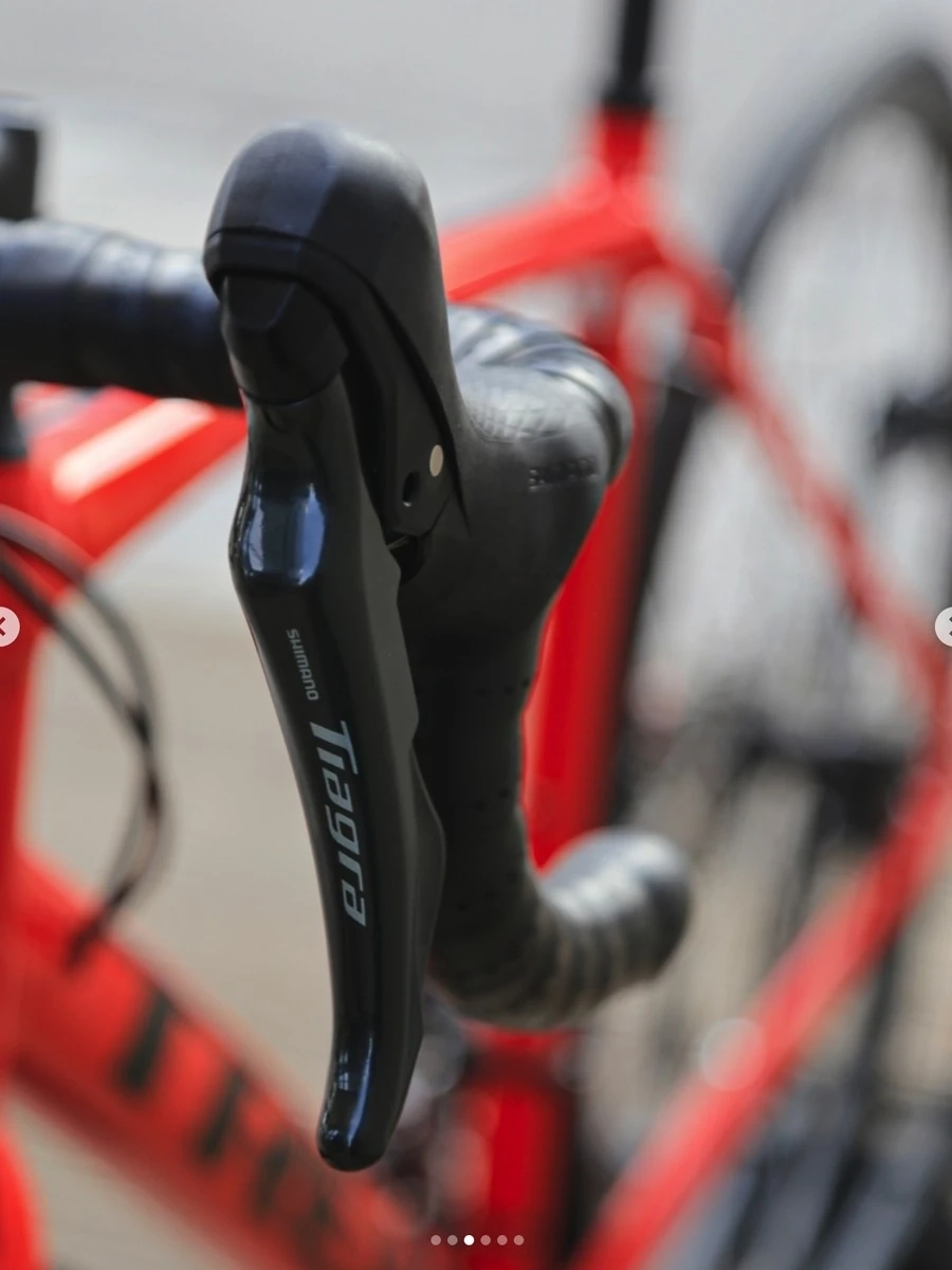 Шоссейный велосипед Domane 4 от Trek