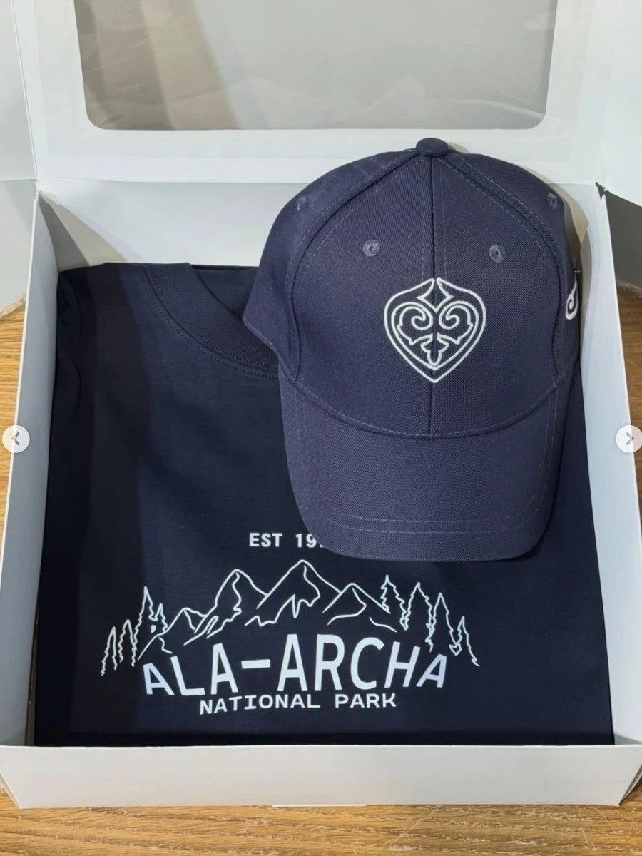 Подарочный этно набор - футболка из хлопка и кепка