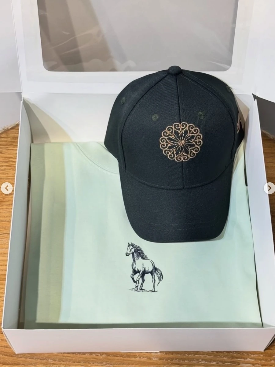 Подарочный этно набор - футболка из хлопка и кепка